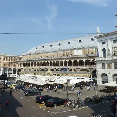 Padovaresidence - Vista Piazza Delle Erbe E Palazzo Della Ragione * Padua